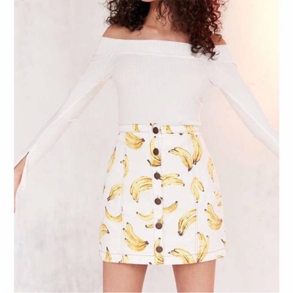 Cooperative by UO Yellow Banana Print Mini Skirt Size M - Picture 5 of 7